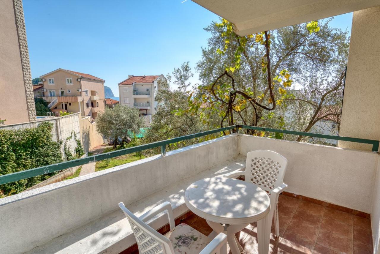 Apartmani Olga Petrovac Екстер'єр фото
