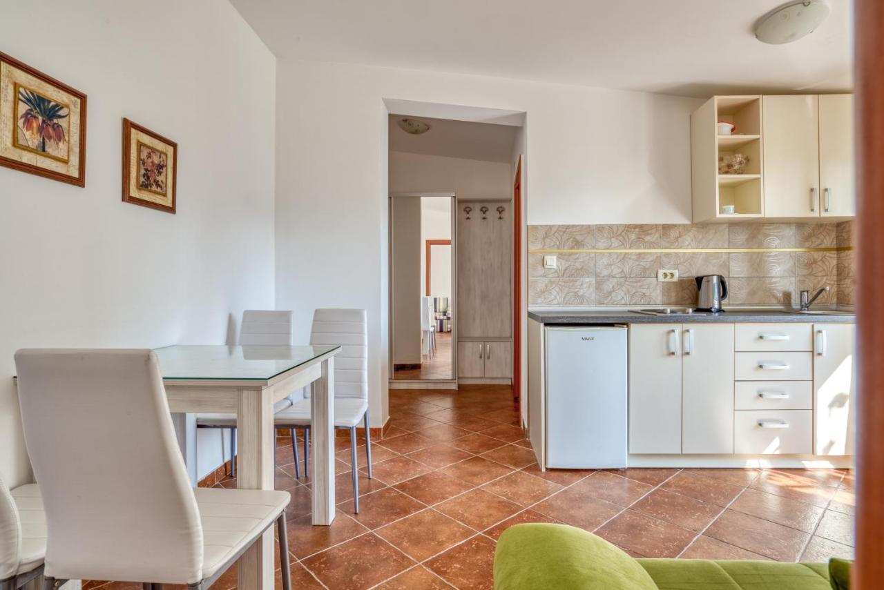 Apartmani Olga Petrovac Екстер'єр фото